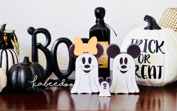 Disney halloween home decor