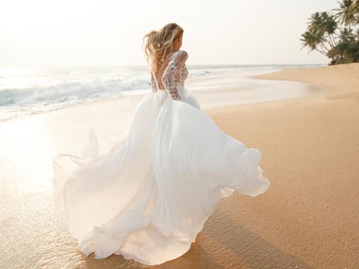 Wedding dress lace beach